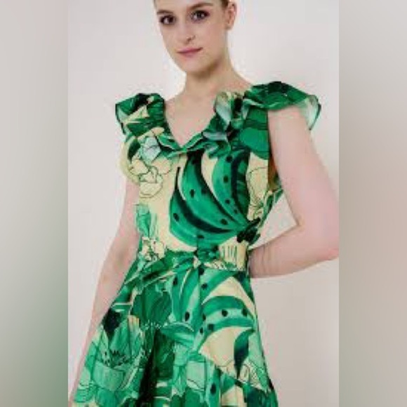HT360 Dresses & Skirts - Green Floral Mini Dress